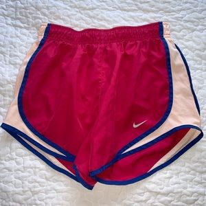 Women's Small Nike Tempo Dry Core 3'' Running Shorts in Dark Pink